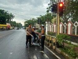 Cegah Kemacetan dan Lakalantas, Kapolres Gowa Tindak Tegas Pengendara Yang Melawan Arus & Tidak Taat Aturan Lalu Lintas