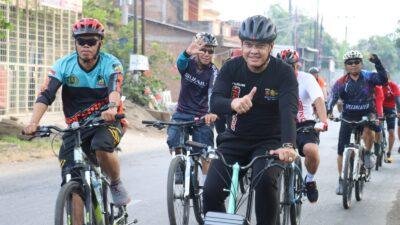Menjaga Kesehatan, Kapolres Gowa Bersama PJU dan Personil Laksankan Kegiatan Gowes