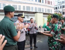 Kapolres Gowa Dapat Kue Ulang Tahun Dari Divisi Infanteri 3/Kostrad Pakkatto