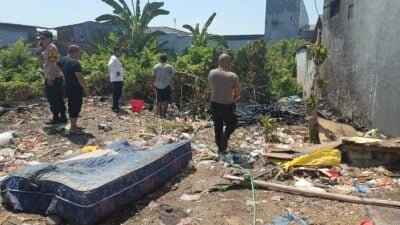 Respon Cepat Anggota Polsek Somba Opu Datangi Laporan Lahan pembuangan Sampah Yang Terbakar