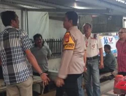 Jalin Kedekatan, Kapolres Gowa Sapa Warga Yang Sedang Nongkrong di Kedai Kopi