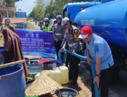 Peringati HUT Lalu Lintas, Satlantas Polres Gowa Bagikan Air Bersih Ke Warga