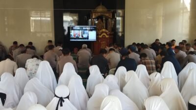 Kamis Ibadah, Personel Polres Gowa Terangkai Dalam Kegiatan Pencerahan Qalbu
