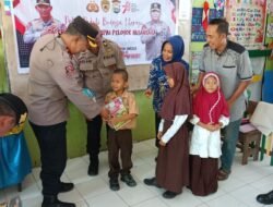 Wujud Peduli Literasi Kapolsek Somba Opu, Ratusan Buku Disumbangkan ke Sekolah.