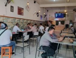 Bina Kekompakan Anggota Kapolsek Somba Opu Serapan dan Ngopi Bareng Anggota.