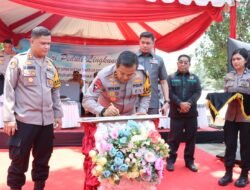 Kapolres Gowa Dampingi Kapolda Sulawesi Selatan Dalam Peresmian Bantuan Fasilitas Umum