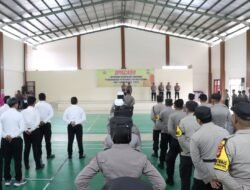 Kapolres Gowa Pimpin Upacara Korps Raport Kenaikan Pangkat Pengabdian