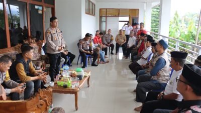 Kapolres Gowa Bersama PJU Jalin Silaturahmi di Desa Paranglompoa