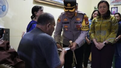 Kapolres Gowa dan Ketua Bhayangkari Jalin Silaturahmi dengan Purnawirawan Jelang Perayaan Natal Dan Tahun Baru