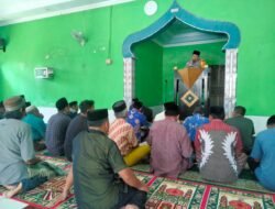 Shalat Jum’at Di Masjid Desa Jipang, Kapolsek Bontonompo Polres Gowa Gelar Jum’at Curhat