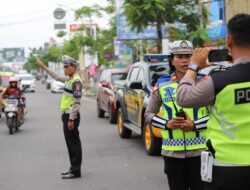 Kurangi Kemacetan Jelang Perayaan Tahun Baru 2024, Sat Lantas Polres Gowa Lakukan Pembatasan Kendaraan Truck Angkut Material