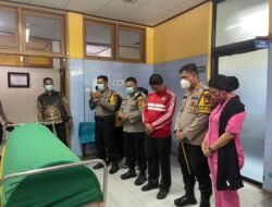 Kapolres Gowa Berduka, Kunjungi Istri Anggotanya yang Meninggal Dunia di Rumah Sakit