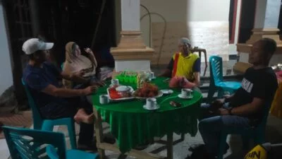 Jaga Kamtibmas Jelang Pemilu, Kapolsek Bontonompo Polres Gowa Rutin Kunjungan Silaturrahmi Ke Tokoh Masyarakat