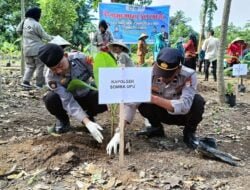 Kapolsek Somba Opu Hadiri Tanam Cabai, Pohon Pisang serentak