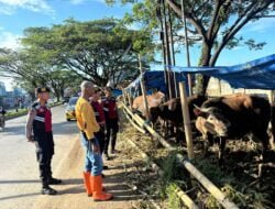 Jelang Idul Adha, Tim Patroli Kota Presisi Polres Gowa Gelar Patroli Dialogis di Tempat Pemotongan Hewan