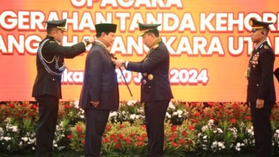 Menhan Prabowo Subianto Terima Penghargaan Tanda Kehormatan Bintang Bhayangkara Utama Polri