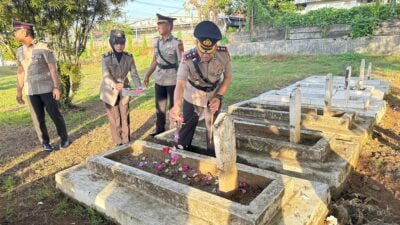 Polres Gowa Gelar Ziarah Rombongan Dalam Rangka Hari Bhayangkara ke-78 di TMP Romang Lompoa