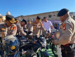 Penyerahan Piagam Penghargaan dan Sepeda Motor kepada Personel Sat Samapta Polres Gowa