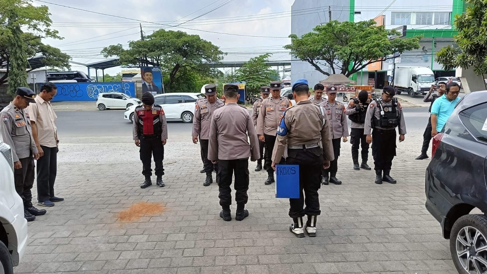 Personil gabungan Polres Gowa dan Polsek Somba Opu amankan jalannya unjuk Rasa
