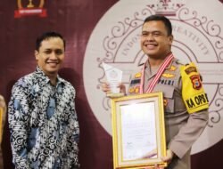 Kapolres Gowa Raih Penghargaan “THE BEST PERFORMANCE LEADER OF THE YEAR”