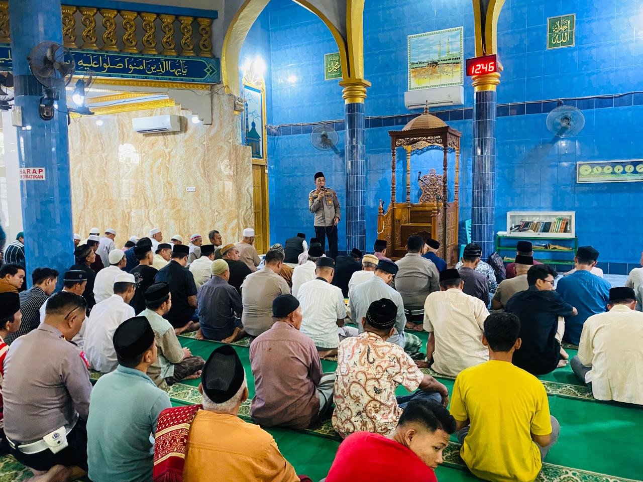 Sholat Jumat Bersama, Kapolsek Somba Opu Beri Himbauan Kamtibmas Kepada Warga.