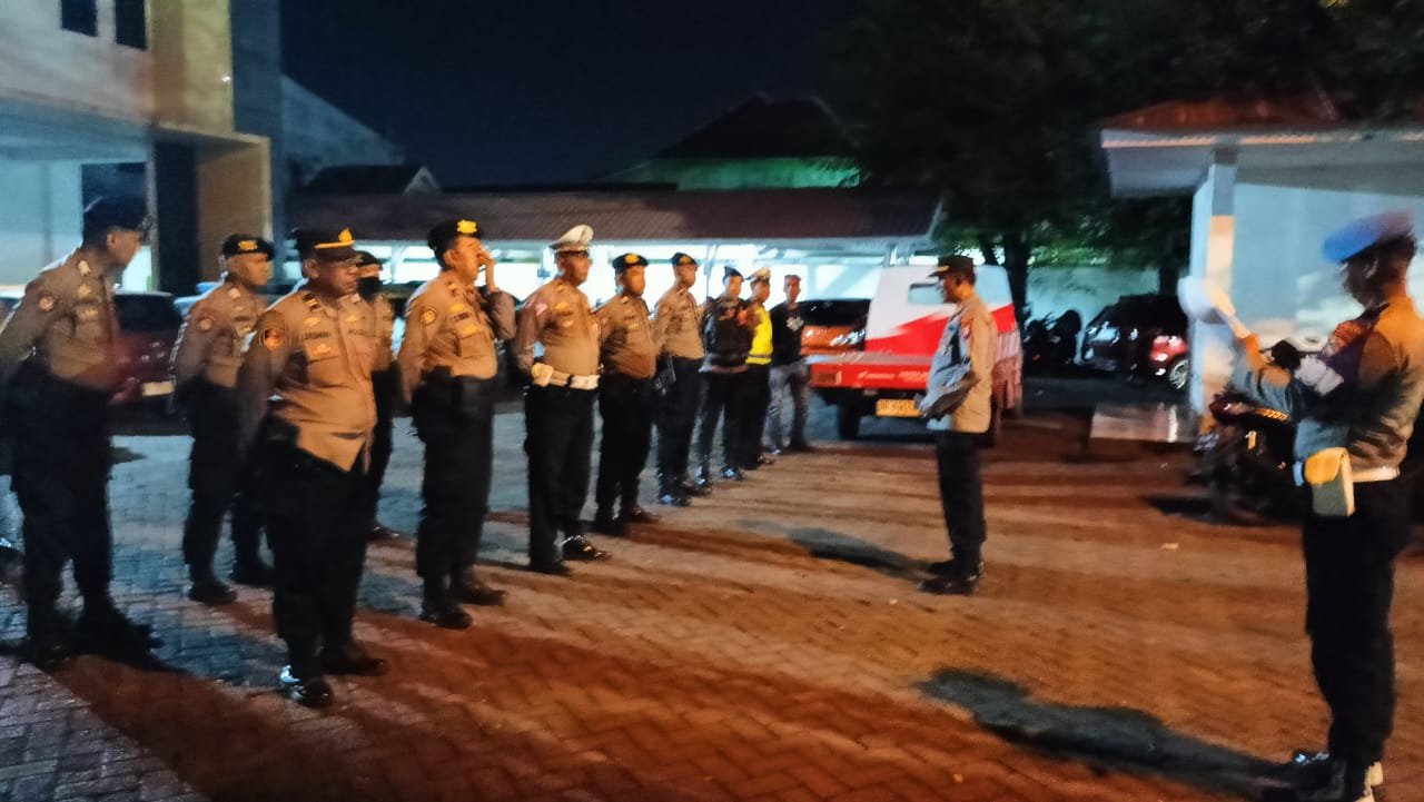 Berikan Rasa Aman, Personil gabungan Polres dan Polsek Somba Opu laksanakan Pengamanan.