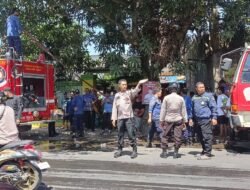 Respon Cepat personil Polsek Somba Opu Datangi TKP Kebakaran Rumah Warga