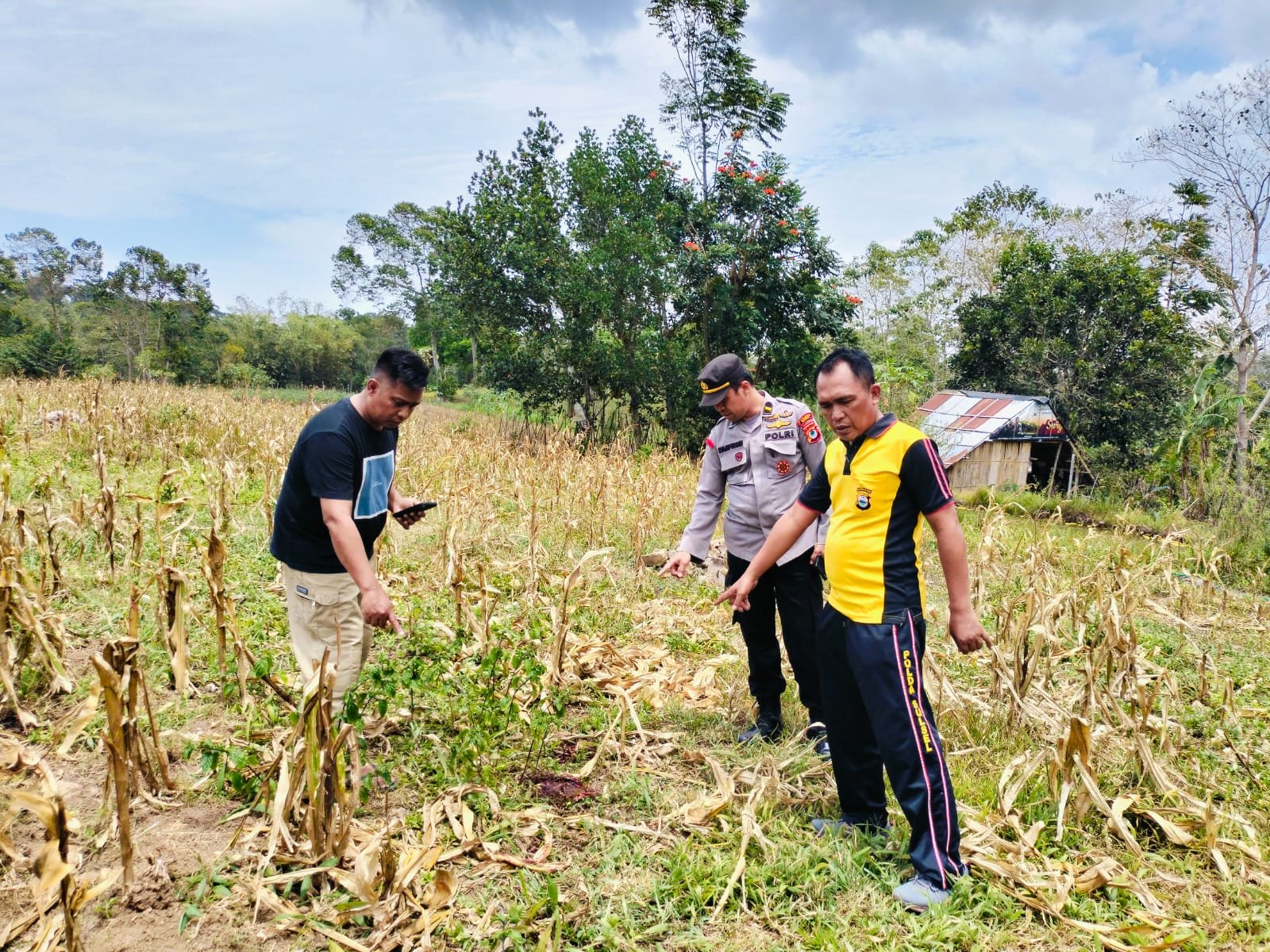 Team Inafis Polres Gowa Bersama Personil Polsek Tompobulu Lakukan Olah TKP Kasus Pembunuhan