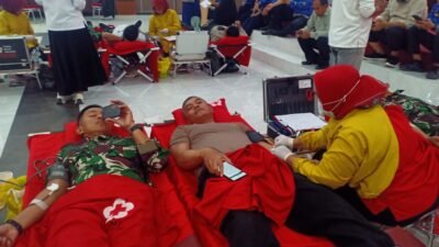 Personel Polres Gowa Ikuti Donor Darah Peringati 96 Tahun Sumpah Pemuda