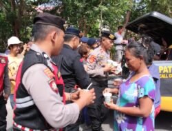 Personel Sat Samapta Polres Gowa & Sat Brimob Polda Sulsel Temui Warga Dijalan, Ada Apa?