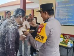 Wujud Perhatian Pimpinan, Kapolsek Rayakan Ultah Anggotanya