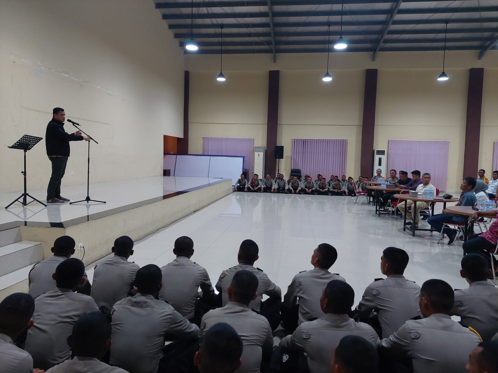 Malam Keakraban Polres Gowa dan Siswa Latja, Kapolres Gowa Ajak Siswa Nikmati Coto Makassar