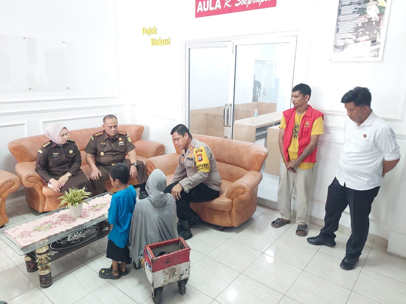 Kapolres Gowa Dampingi Keluarga Pelaku Penadahan Ajukan Restorative Justice ke Kajari Gowa