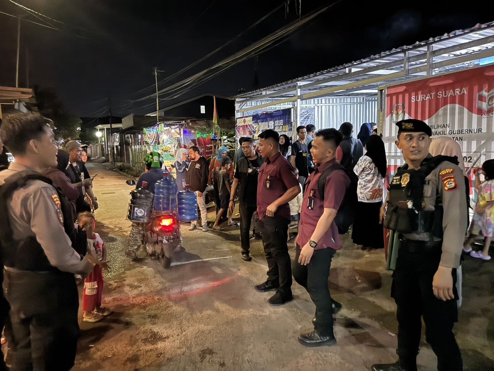 Dua Lokasi Berbeda, Personel Sat Samapta Polres Gowa Amankan Jalannya Kampanye Pilkada 2024