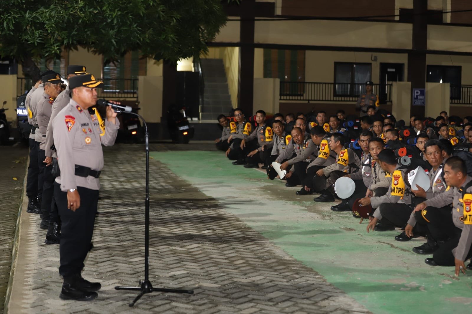 Kabag Ops Polres Gowa Cek Kesiapan Perlengkapan 654 Personel PAM Pemungutan Suara