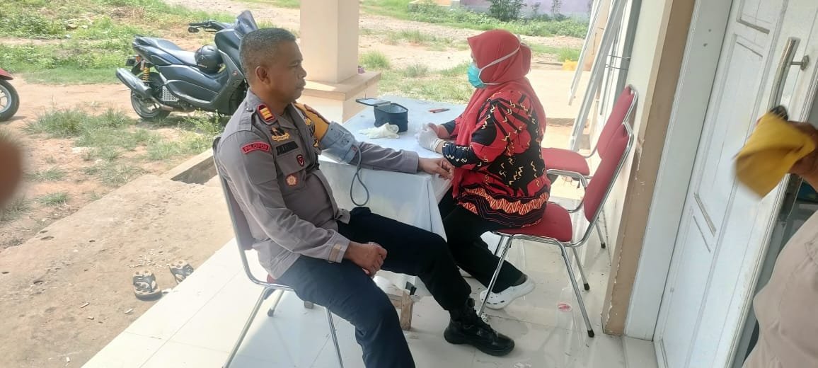 Pastikan Kesehatan Tetap Prima, Personel PAM Pemungutan Suara di Bontonompo Jalani Pemeriksaan Kesehatan