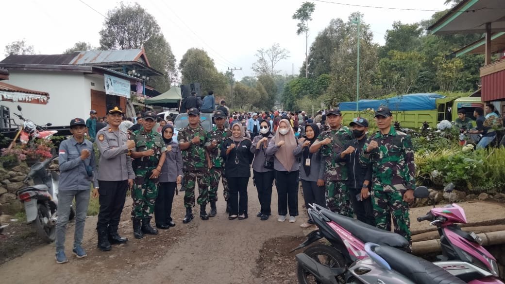 Polsek Tompobulu dan TNI Amankan Kampanye Tatap Muka Paslon Nomor Urut 02 di Kecamatan Tompobulu