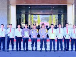Personel Polres Gowa Terima Penghargaan dari Kapolda Sulsel atas Prestasi dalam Pelaksanaan Tugas