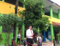 Kasat Narkoba Polres Gowa Pimpin Upacara Bendera dan Penyuluhan Bahaya Narkoba di SMAN 1 Gowa