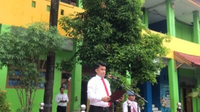 Kasat Narkoba Polres Gowa Pimpin Upacara Bendera dan Penyuluhan Bahaya Narkoba di SMAN 1 Gowa