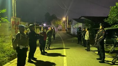 Polsek Pallangga Bersama Personel Brimob Polda Sulsel Amankan Kampanye Pertemuan Tatap Muka Paslon Bupati Gowa