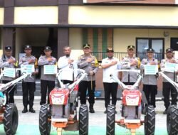 Kapolres Gowa Pimpin Upacara Penyerahan Hand Traktor Kepada Bhabinkamtibmas Polres Gowa