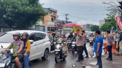 Kapolres Gowa Turun Langsung Pantau dan Atur Arus Lalu Lintas di Lokasi Rawan Kemacetan Jelang Nataru