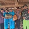 Warga Terisolasi Akibat Banjir, Polsek Somba Opu berikan Bantuan Sembako