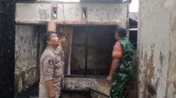 Respon Cepat personil Polsek Somba Opu Datangi TKP Kebakaran Rumah Warga.