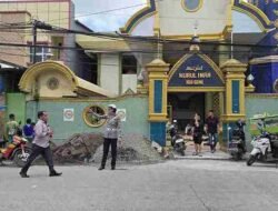 Polwan Polres Gowa Laksanakan Pengamanan di Sejumlah Masjid di Somba Opu