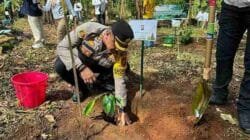 Kapolres Gowa Hadiri Penanaman Pohon Serentak di Kecamatan Parangloe