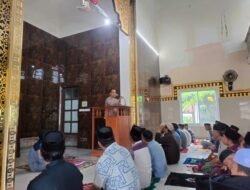 Bhabinkamtibmas Desa Mandalle Sampaikan Pesan Kamtibmas di Masjid Nur Rahma