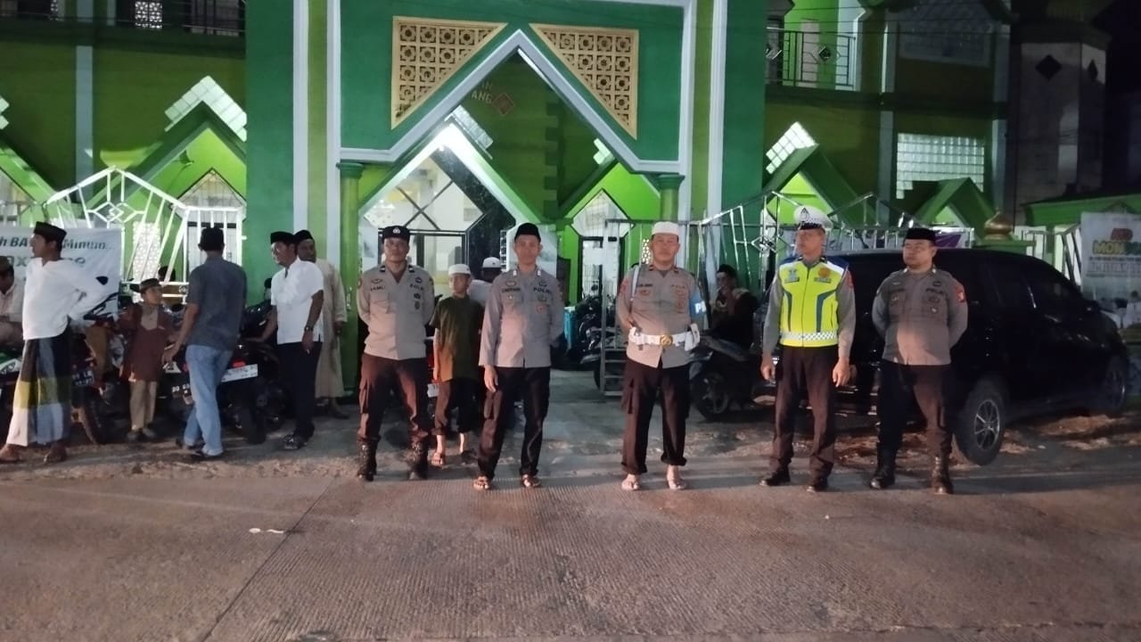 Polres Gowa Ciptakan Suasana Aman, Amankan Masjid Saat Tarawih dan Atur Lalu Lintas