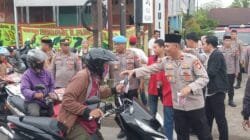 Polres Gowa Kembali Bagikan Takjil untuk Pengendara dan Warga Sekitar